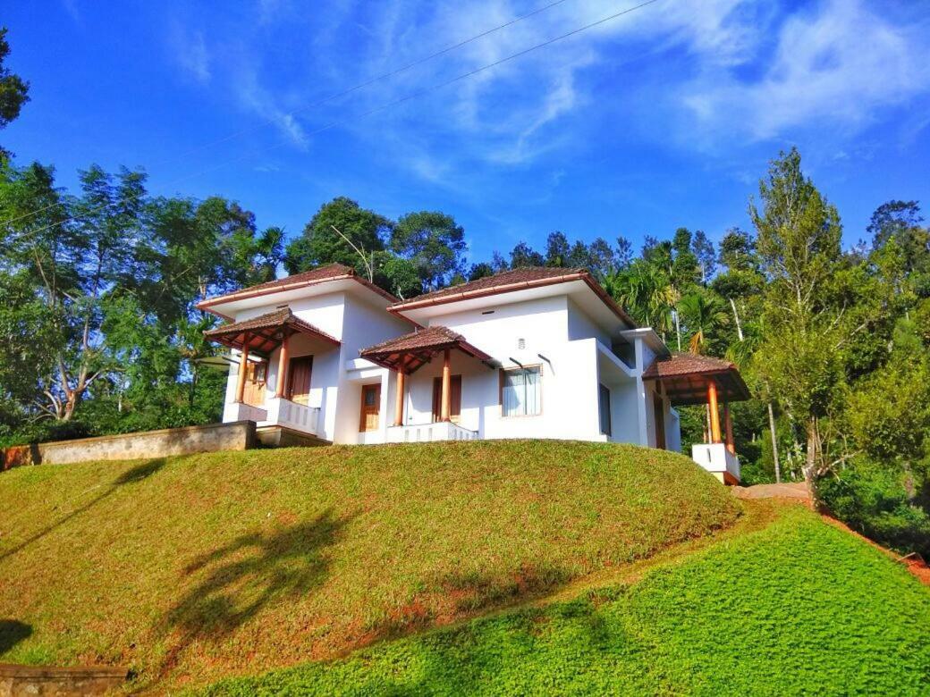 Villa Pristine Hills à Meppādi Extérieur photo